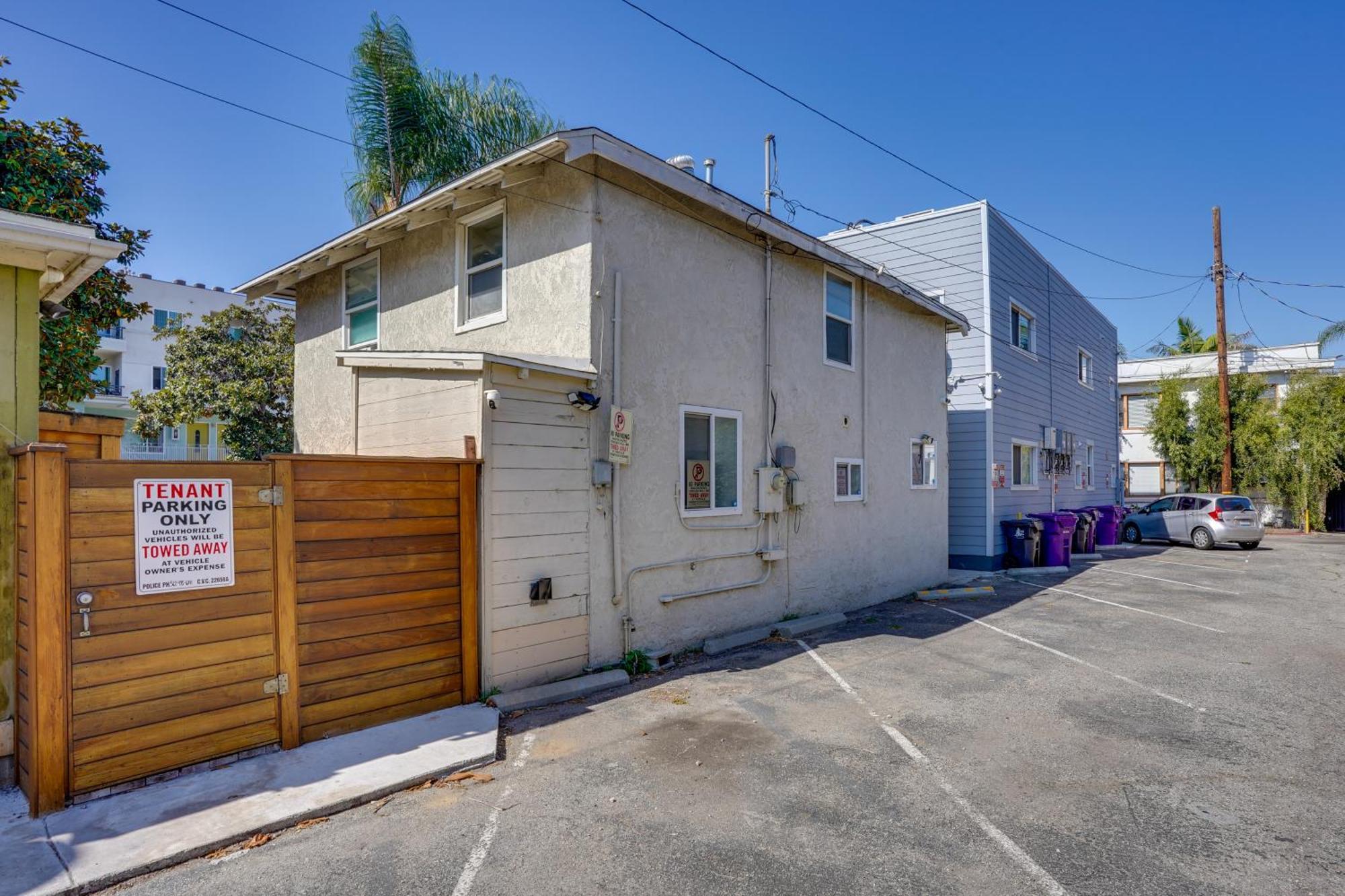 Fully Remodeled Downtown Long Home! * Long Beach