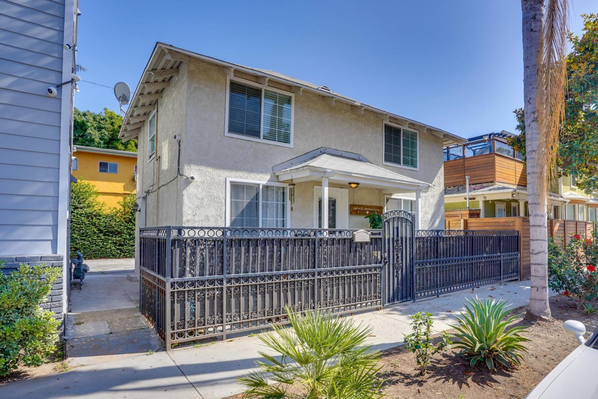 Fully Remodeled Downtown Long Home! Holiday home *