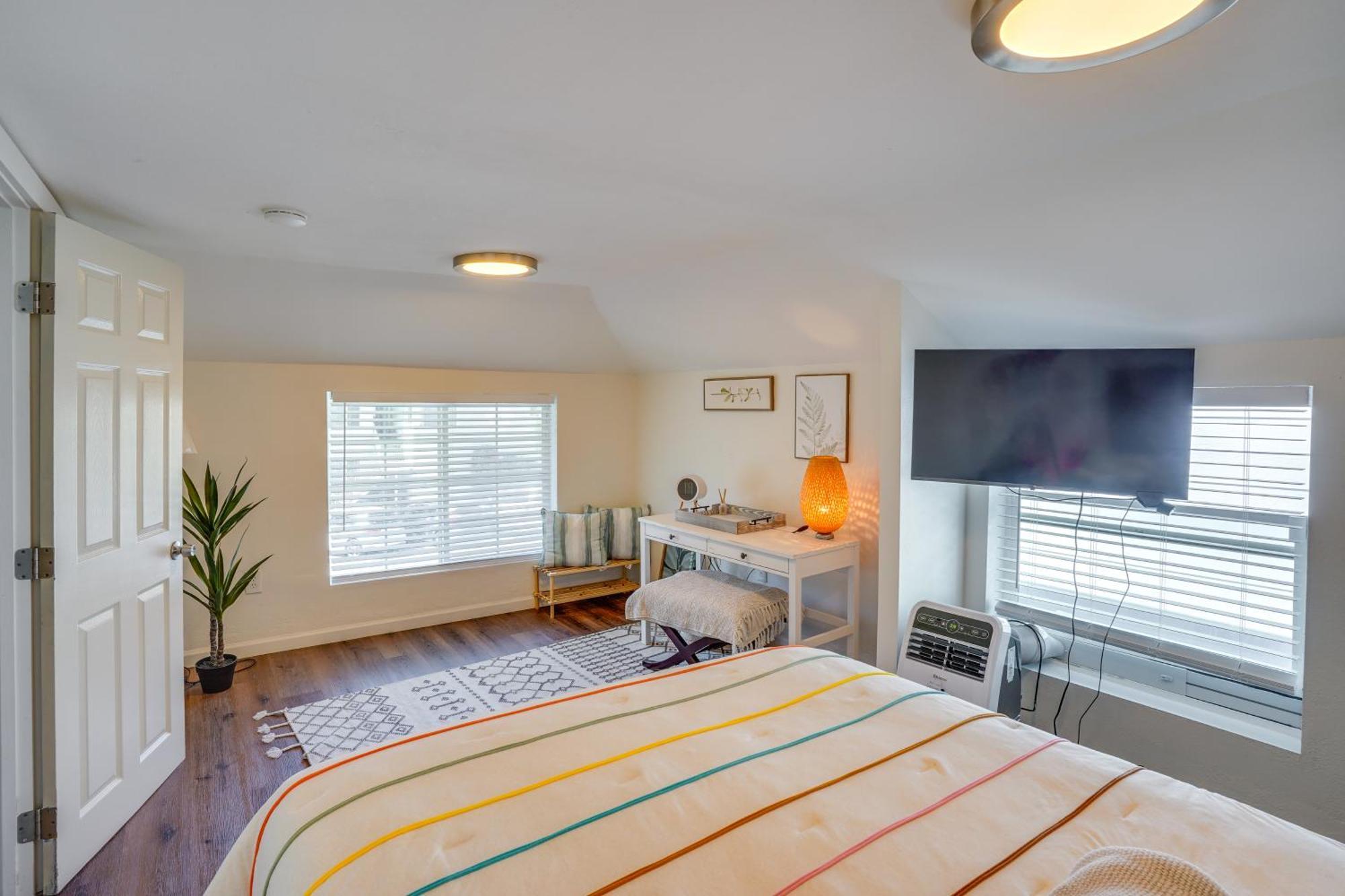 Fully Remodeled Downtown Long Home! Holiday home Long Beach